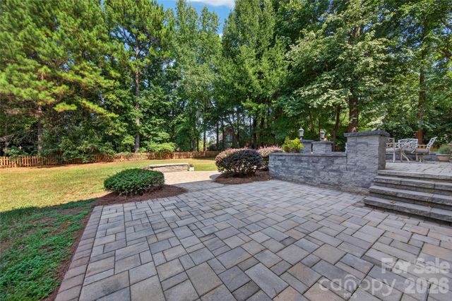 12135 Darby Chase Drive, Charlotte, NC 28277