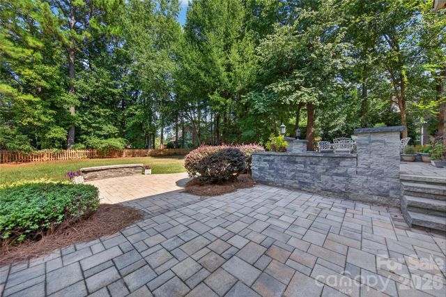 12135 Darby Chase Drive, Charlotte, NC 28277