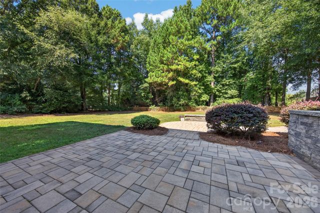 12135 Darby Chase Drive, Charlotte, NC 28277