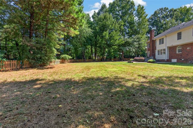 12135 Darby Chase Drive, Charlotte, NC 28277