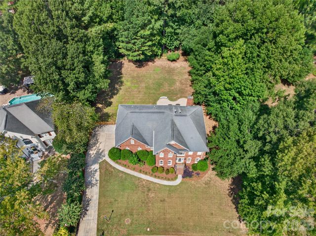12135 Darby Chase Drive, Charlotte, NC 28277
