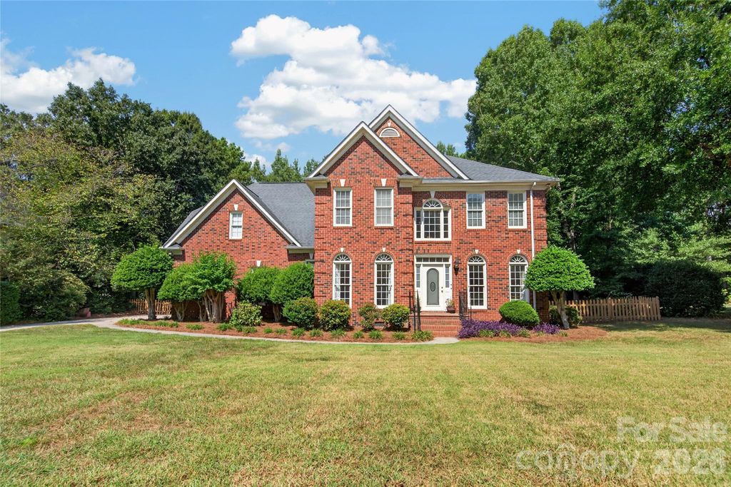 12135 Darby Chase Drive, Charlotte, NC 28277