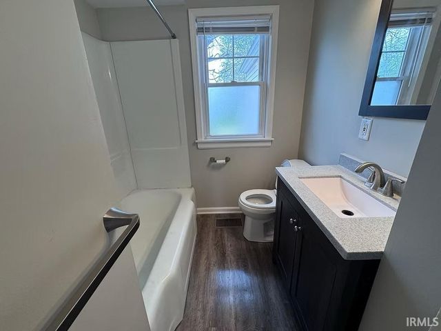 2704 S Macedonia Avenue, Muncie, IN 47302