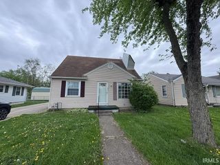 2704 S Macedonia Avenue, Muncie, IN 47302