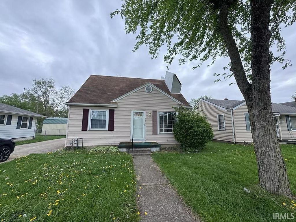 2704 S Macedonia Avenue, Muncie, IN 47302