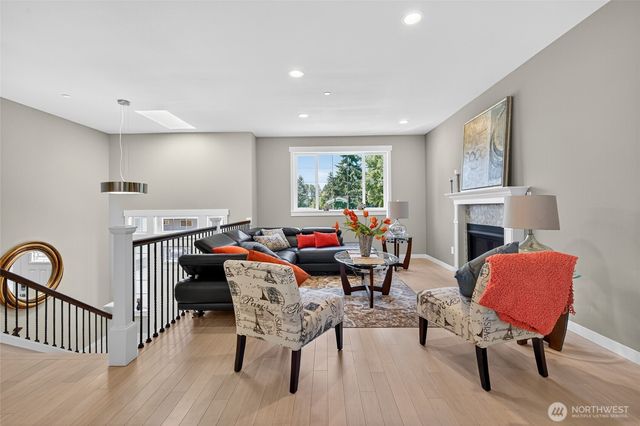 7512 NE 202nd Place, Kenmore, WA 98028