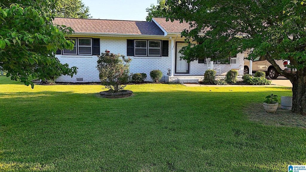4 CARRIAGE ROAD, Anniston, AL 36206