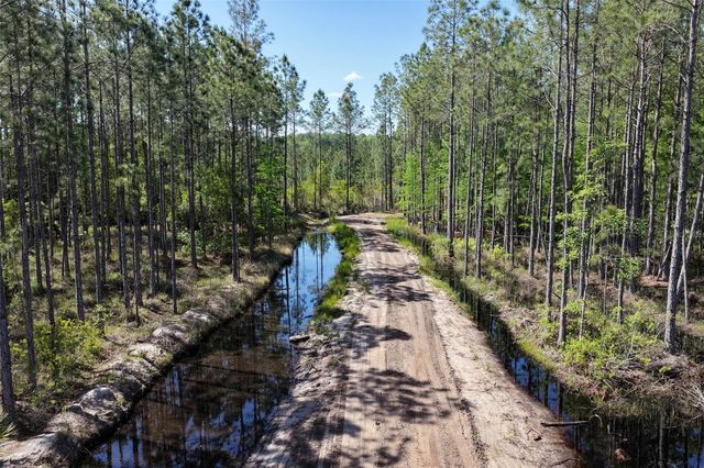 15539 COUNTY RD 305, Bunnell, FL 32110