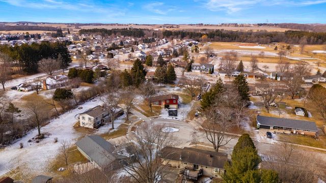 1015 Hillside DRIVE, Kewaskum, WI 53040