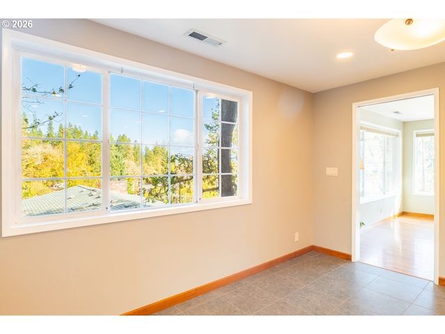 3460 MCMILLAN St, Eugene, OR 97405