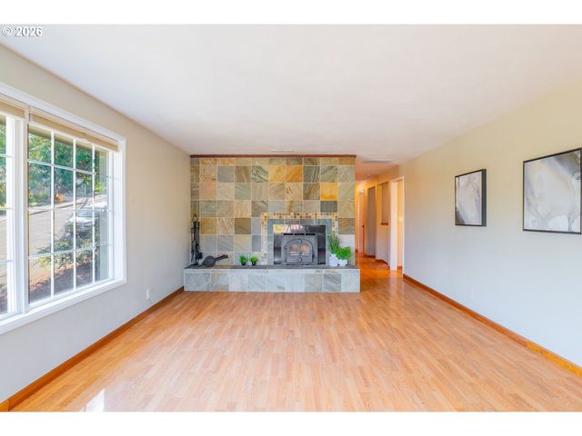 3460 MCMILLAN St, Eugene, OR 97405
