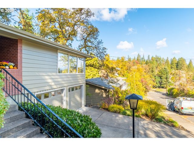 3460 MCMILLAN St, Eugene, OR 97405