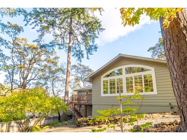 3460 MCMILLAN St, Eugene, OR 97405