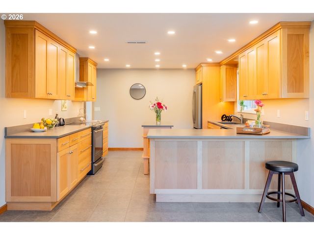 3460 MCMILLAN St, Eugene, OR 97405