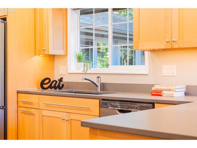3460 MCMILLAN St, Eugene, OR 97405