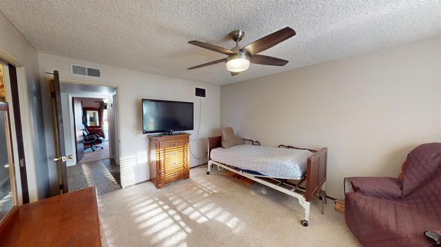 7690 N Leonard Avenue, Clovis, CA 93619