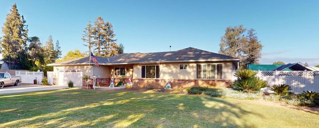 7690 N Leonard Avenue, Clovis, CA 93619