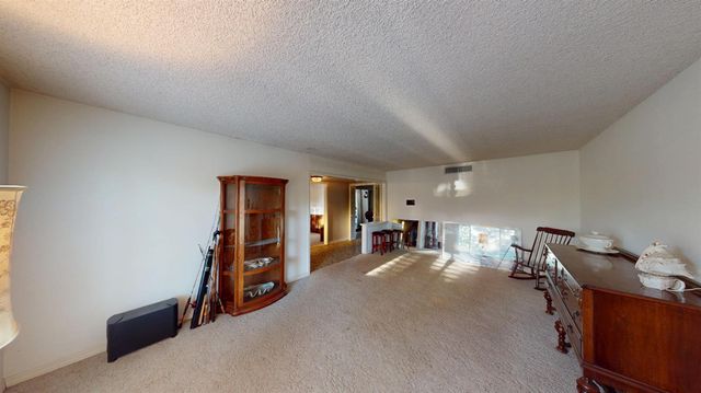 7690 N Leonard Avenue, Clovis, CA 93619
