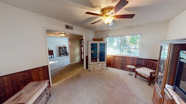 7690 N Leonard Avenue, Clovis, CA 93619