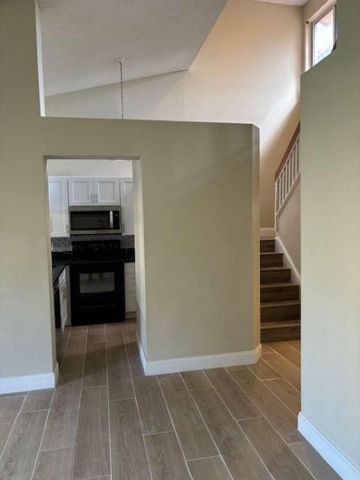 1068 Coral Club Dr 1068, Coral Springs, FL 33071