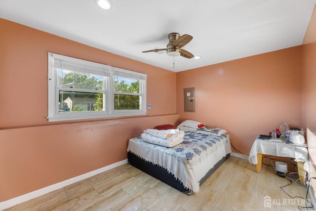 200 Rosewood Lane, Port Reading, NJ 07064