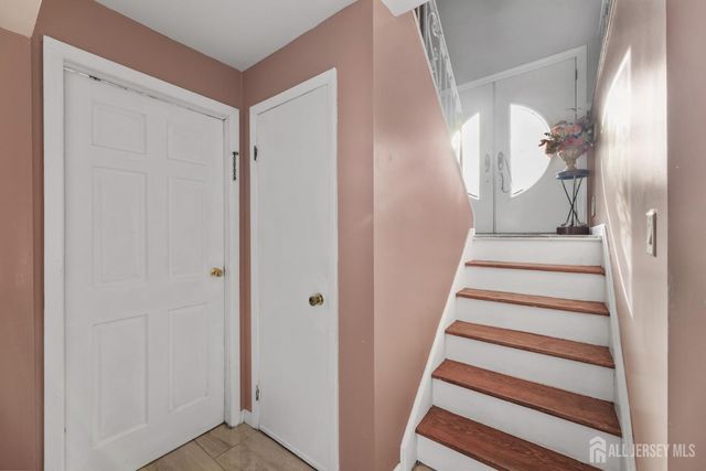 200 Rosewood Lane, Port Reading, NJ 07064