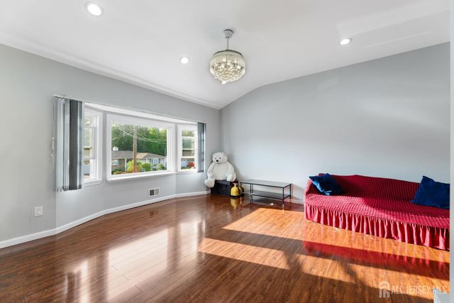 200 Rosewood Lane, Port Reading, NJ 07064