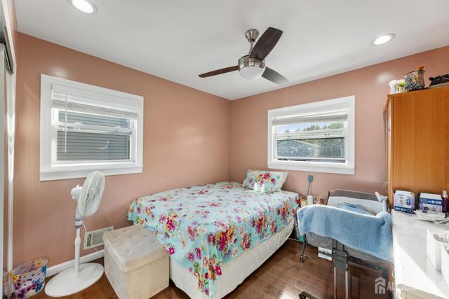 200 Rosewood Lane, Port Reading, NJ 07064