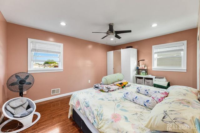 200 Rosewood Lane, Port Reading, NJ 07064