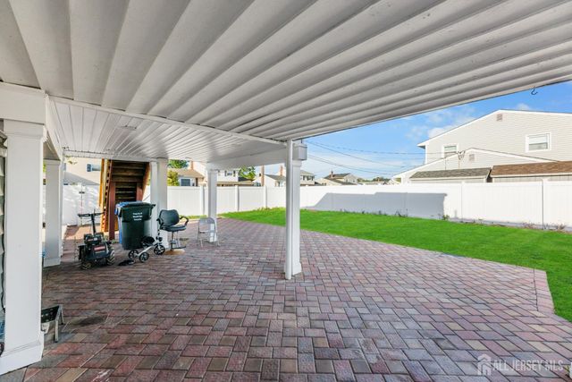 200 Rosewood Lane, Port Reading, NJ 07064