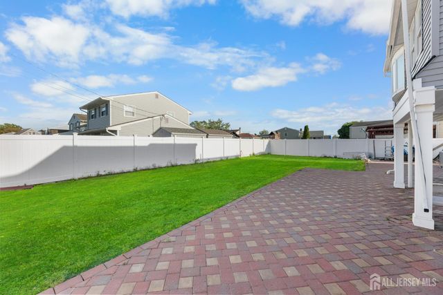 200 Rosewood Lane, Port Reading, NJ 07064