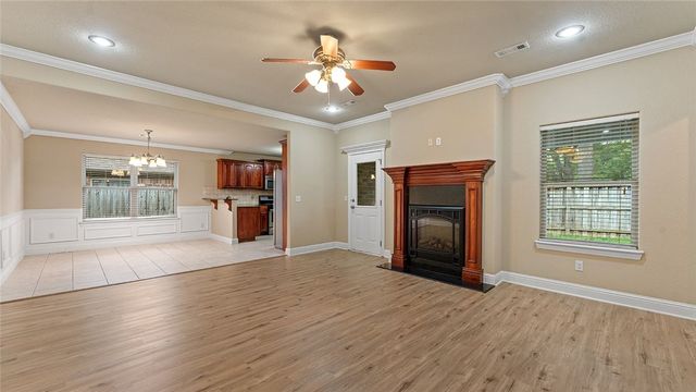 106 NE Larkspur Lane, Bentonville, AR 72712