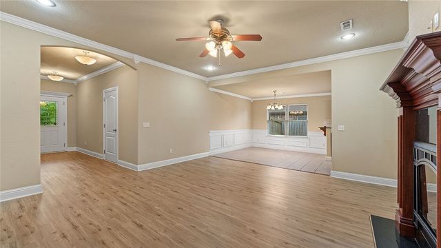 106 NE Larkspur Lane, Bentonville, AR 72712