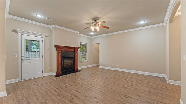 106 NE Larkspur Lane, Bentonville, AR 72712