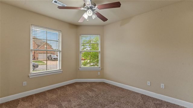 106 NE Larkspur Lane, Bentonville, AR 72712