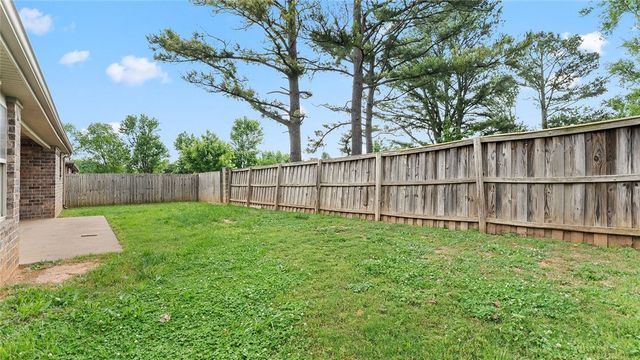 106 NE Larkspur Lane, Bentonville, AR 72712