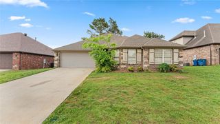 106 NE Larkspur Lane, Bentonville, AR 72712