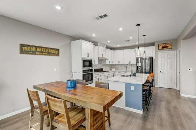 9268 Legendary Ct, Elk Grove, CA 95624