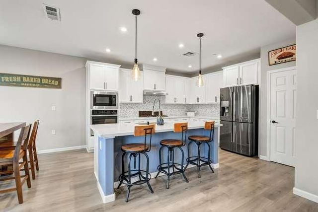 9268 Legendary Ct, Elk Grove, CA 95624