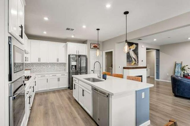 9268 Legendary Ct, Elk Grove, CA 95624