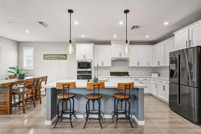 9268 Legendary Ct, Elk Grove, CA 95624