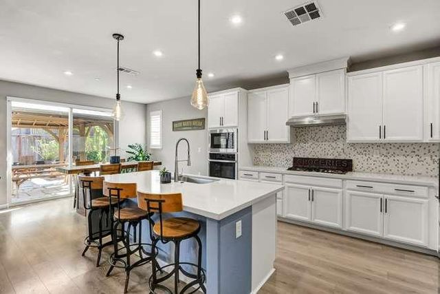 9268 Legendary Ct, Elk Grove, CA 95624