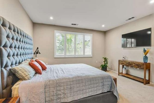 9268 Legendary Ct, Elk Grove, CA 95624