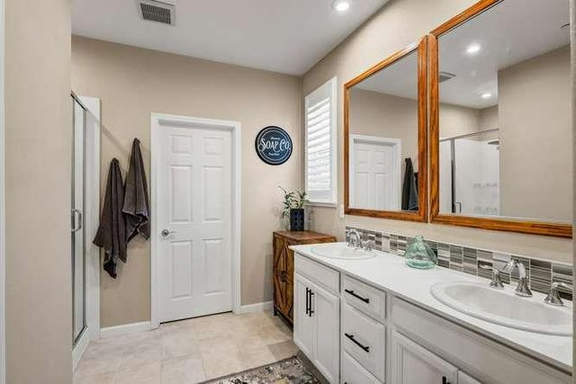 9268 Legendary Ct, Elk Grove, CA 95624