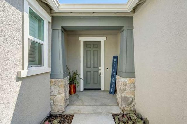 9268 Legendary Ct, Elk Grove, CA 95624