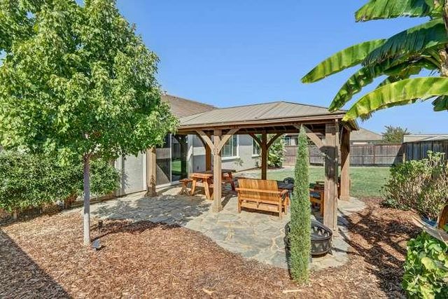 9268 Legendary Ct, Elk Grove, CA 95624