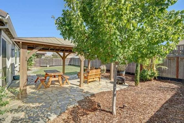9268 Legendary Ct, Elk Grove, CA 95624