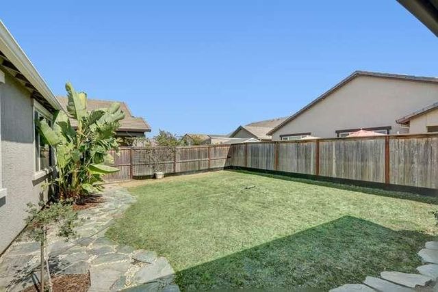 9268 Legendary Ct, Elk Grove, CA 95624