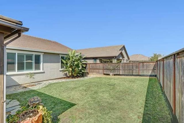 9268 Legendary Ct, Elk Grove, CA 95624