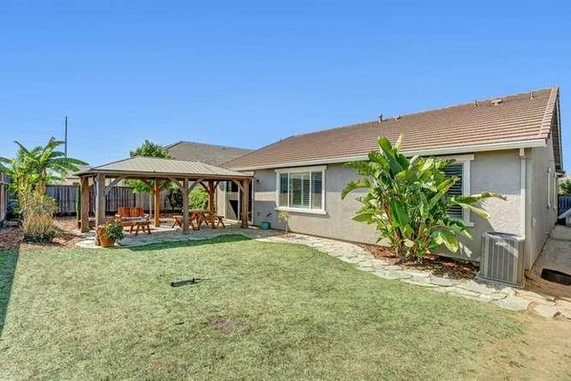9268 Legendary Ct, Elk Grove, CA 95624